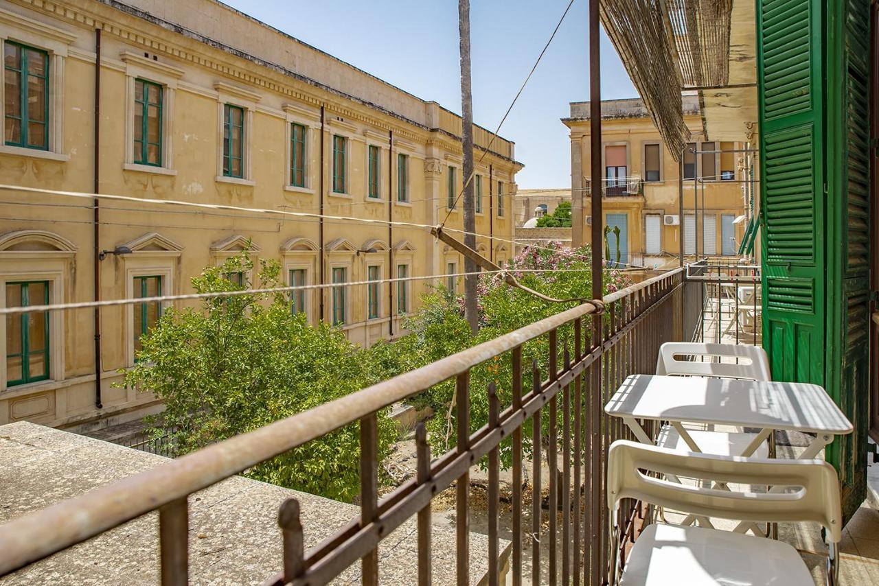 Cavour Apartments By Wonderful Italy Noto Exterior photo